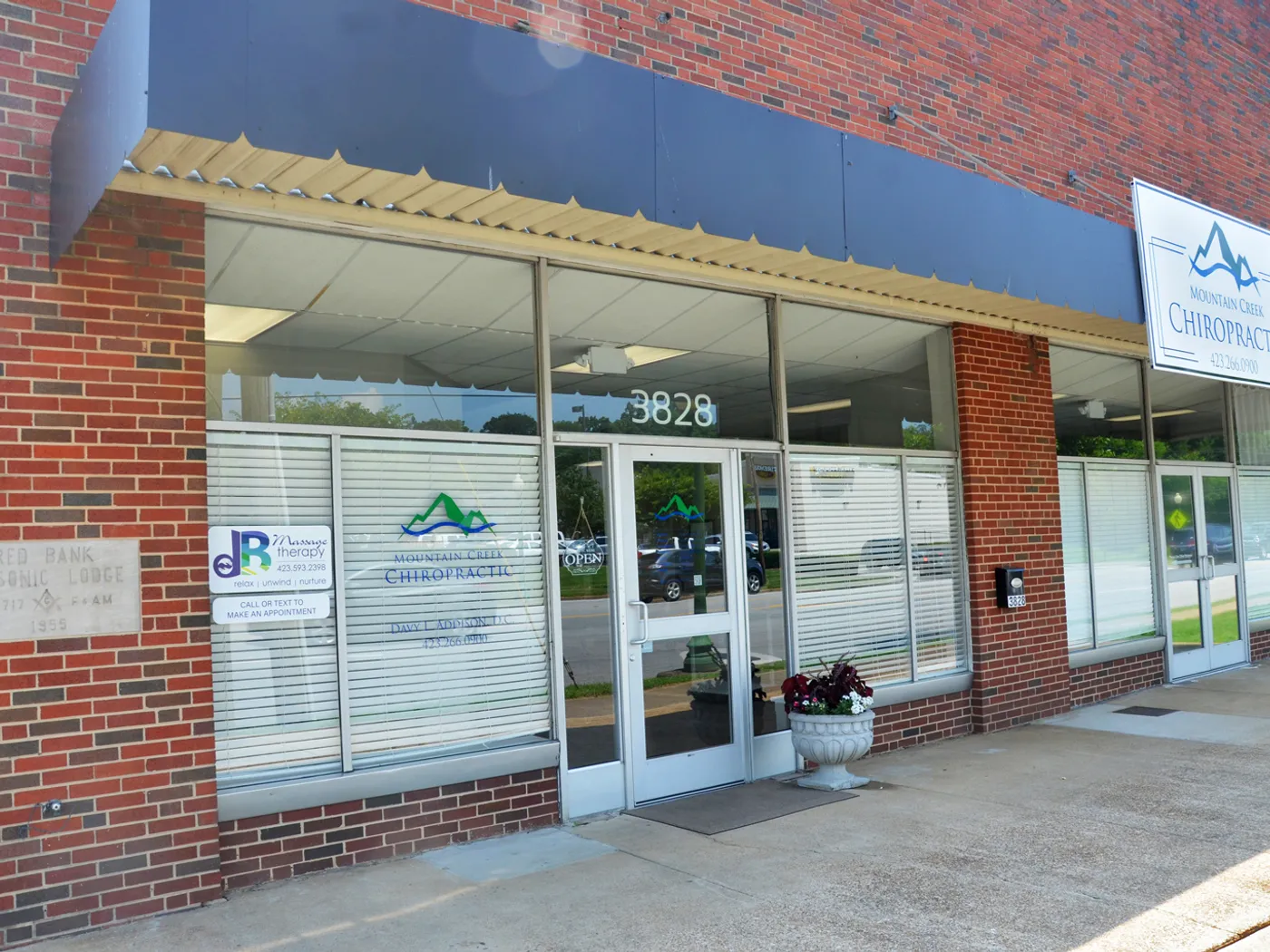 Mountain Creek Chiropractic exterior, Red Bank TN