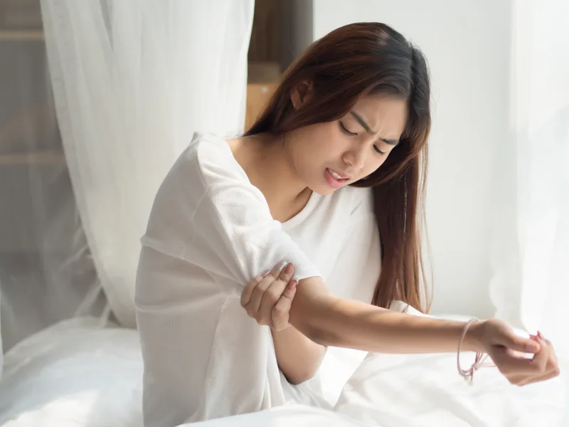 How Mountain Creek Chiropractic treats elbow pain in Red Bank
