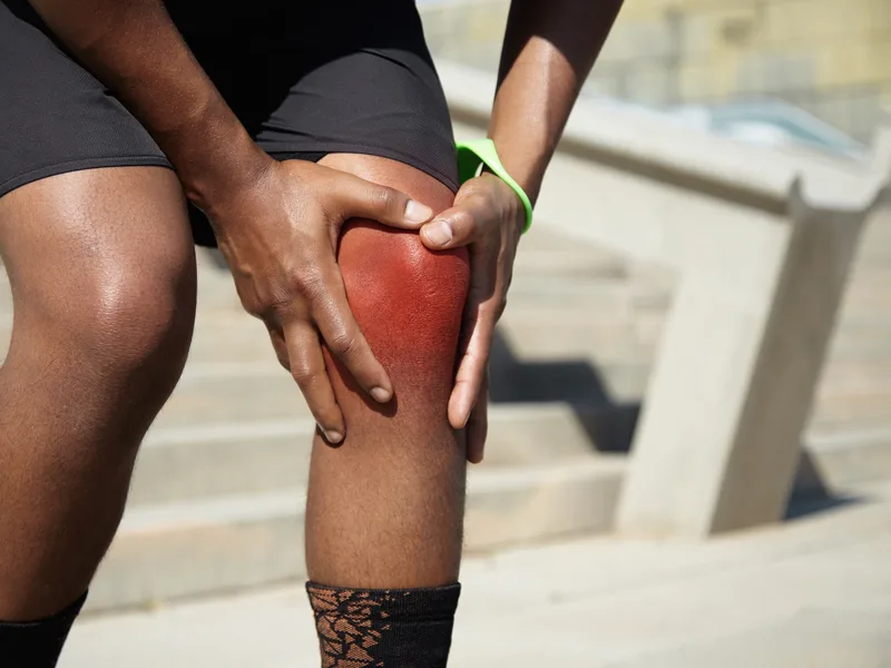 Mountain Creek Chiropractic treating knee pain in Red Bank